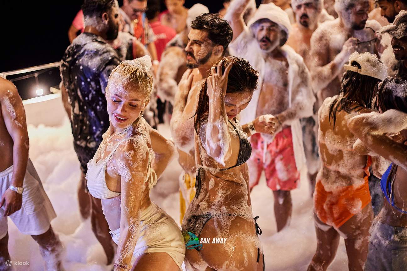 Sail Away Foam Boat Party